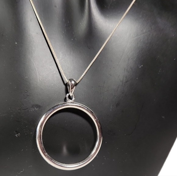 925 Silver Open Circle Necklace - Picture 3 of 6